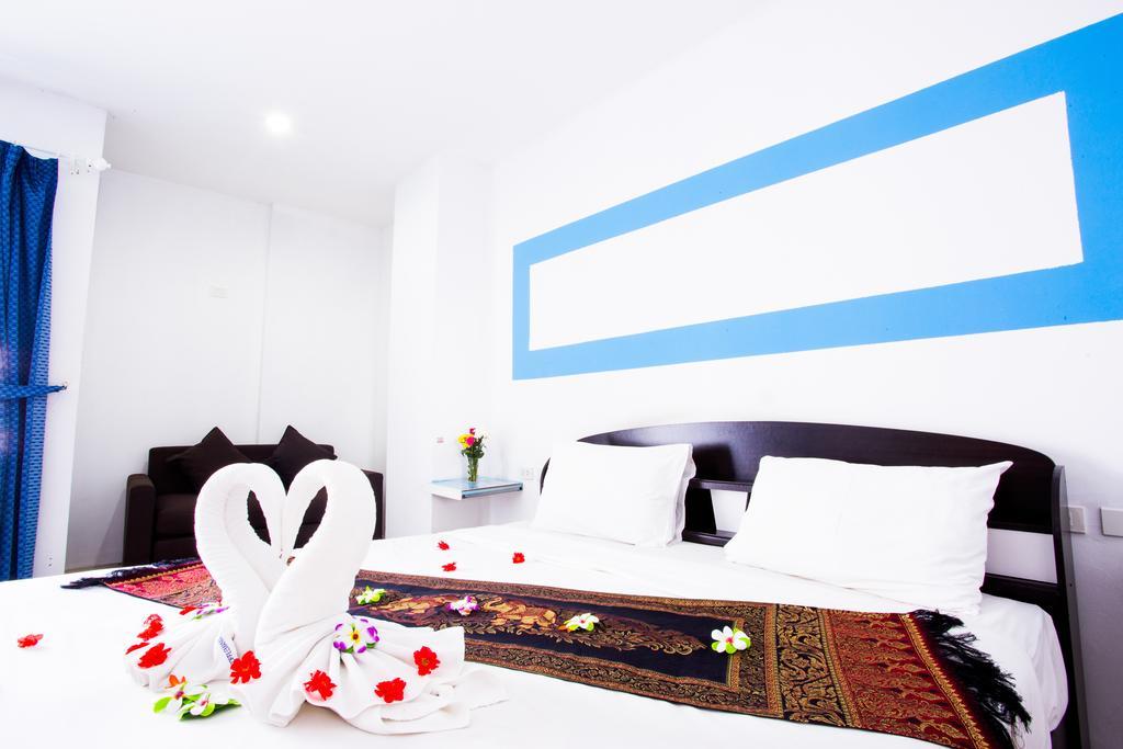Happy Fish Guesthouse Patong Exterior photo