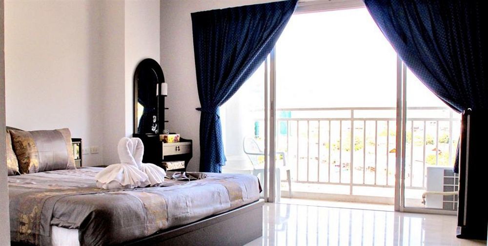 Happy Fish Guesthouse Patong Exterior photo