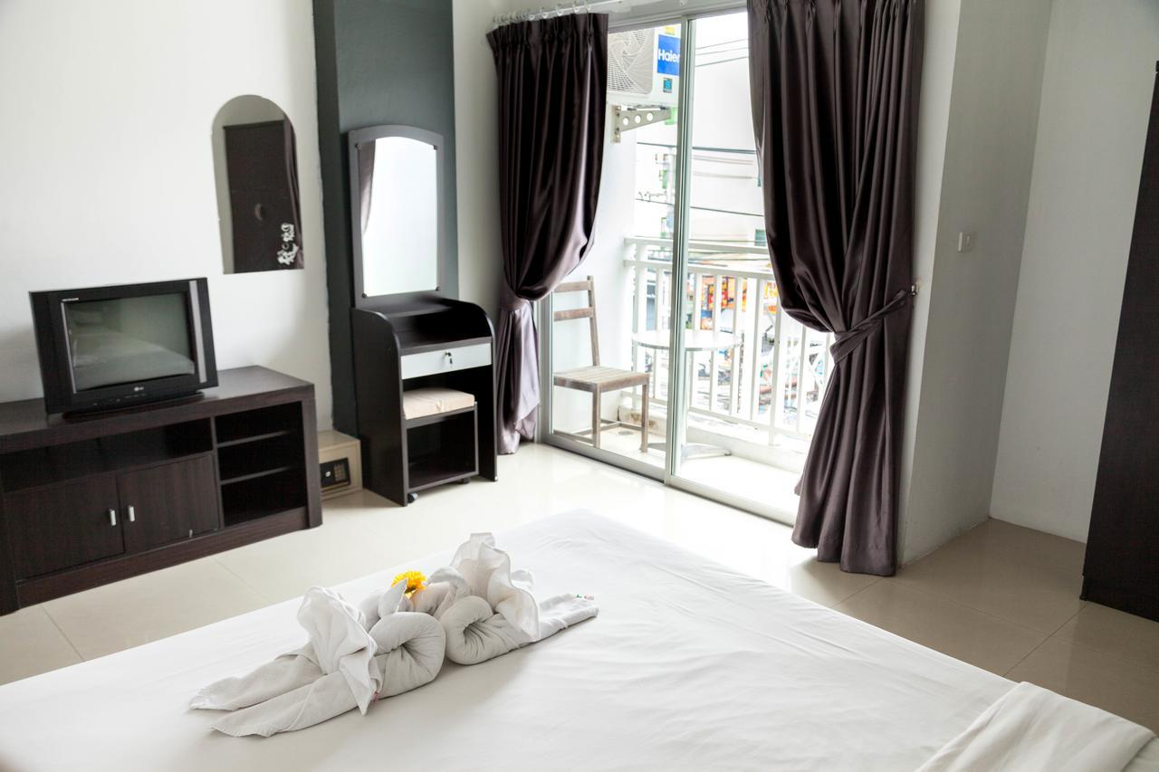 Happy Fish Guesthouse Patong Exterior photo