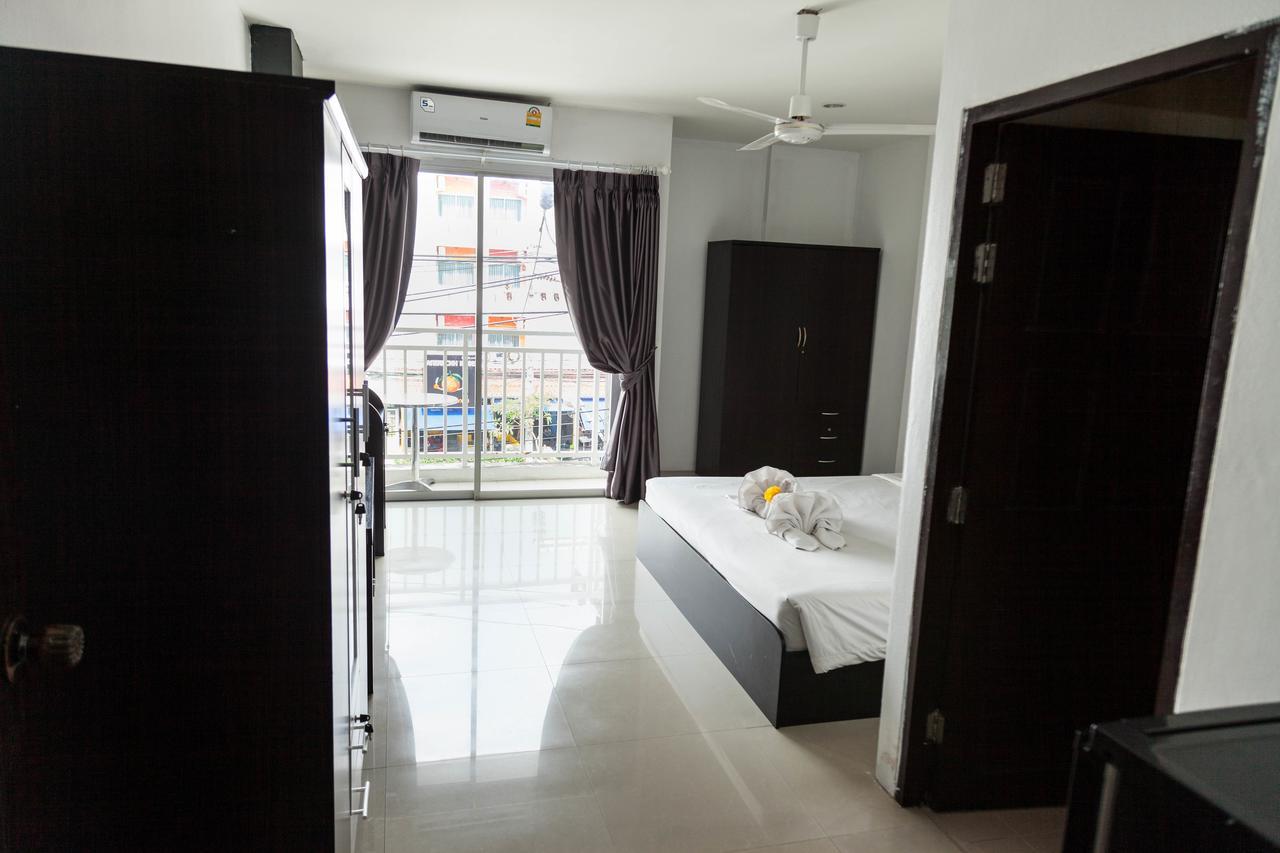 Happy Fish Guesthouse Patong Exterior photo