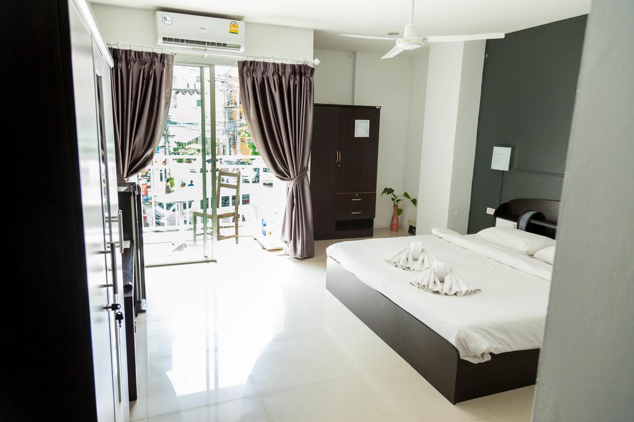 Happy Fish Guesthouse Patong Exterior photo